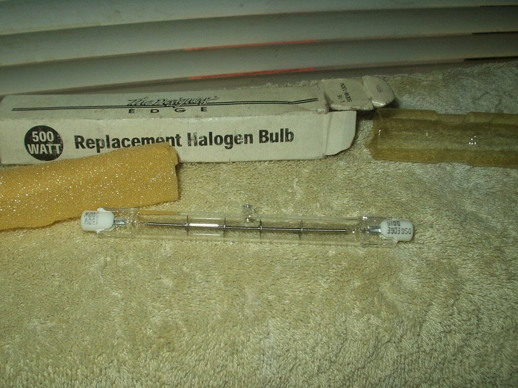 the designers edge # L-16 shop light 500 watt 130 volt halogen replacement bulb