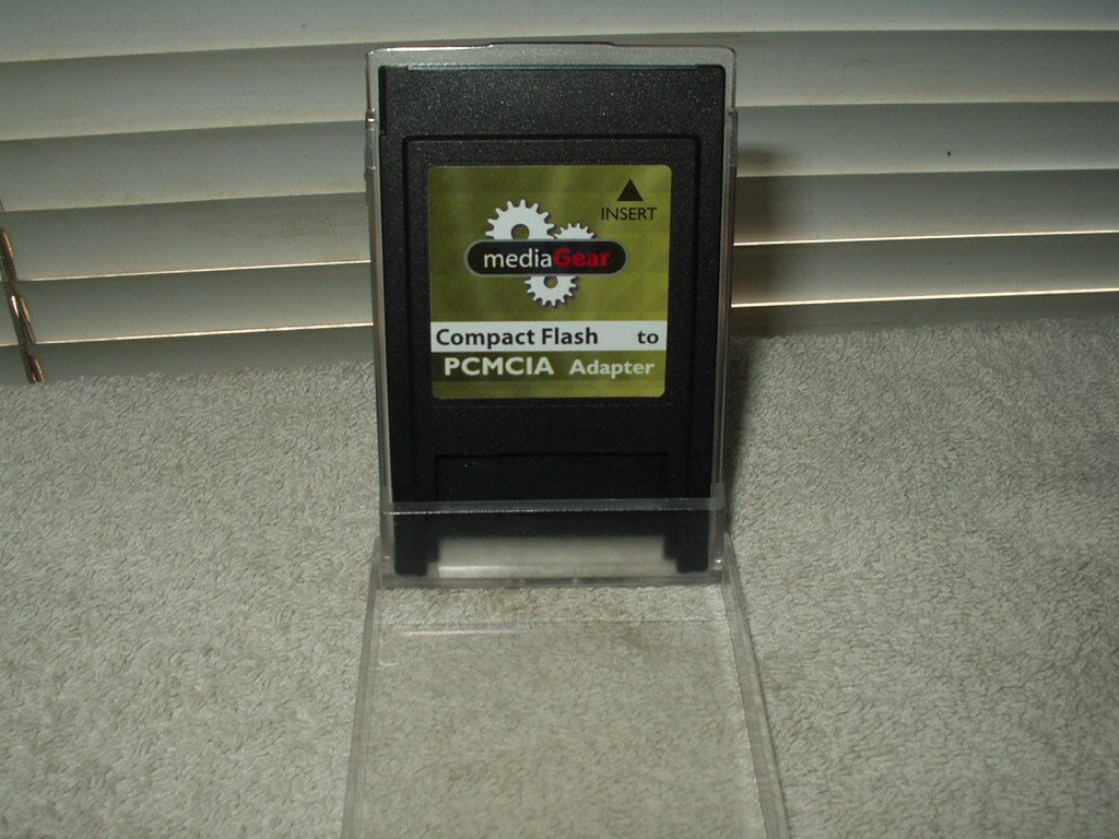 compact flash to pcmcia adapter mediagear brand w/case
