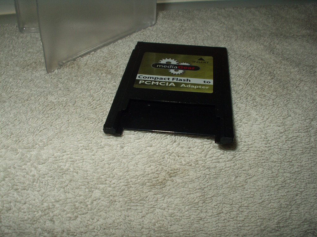 compact flash to pcmcia adapter mediagear brand w/case