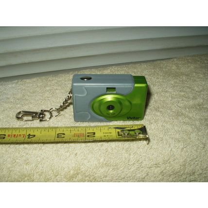 vivitar #1611212 mini digital camera only w/ keychain clip green & gray