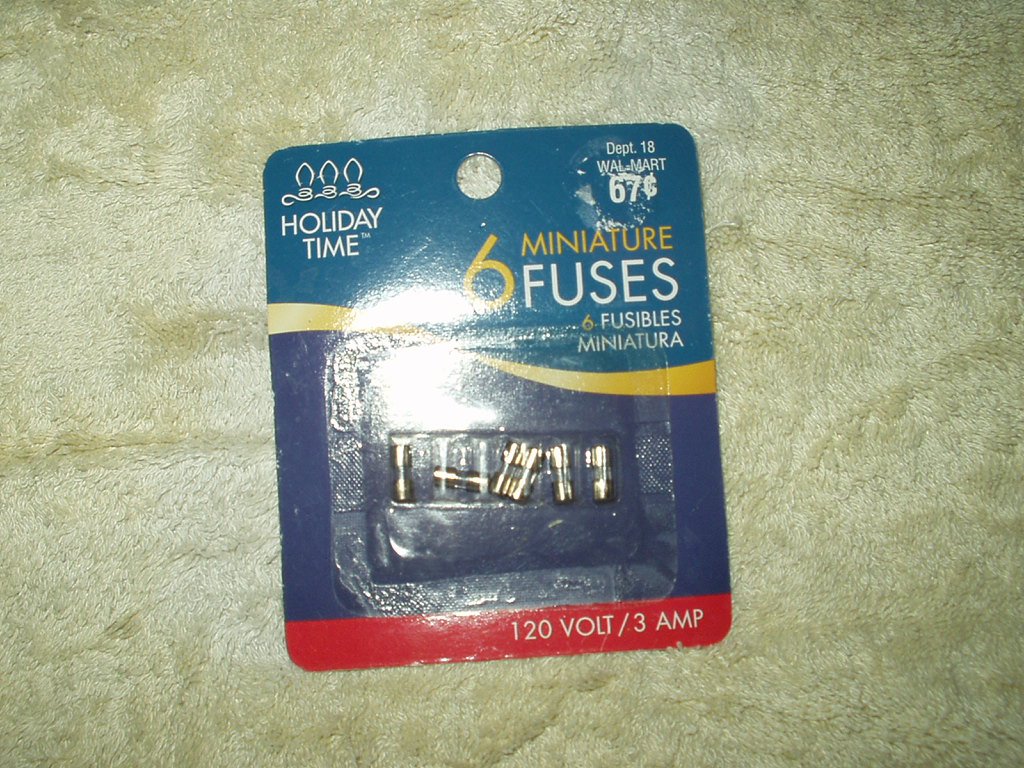 miniature fuses 120 volt / 3amp for christmas string lights 6 each holiday time