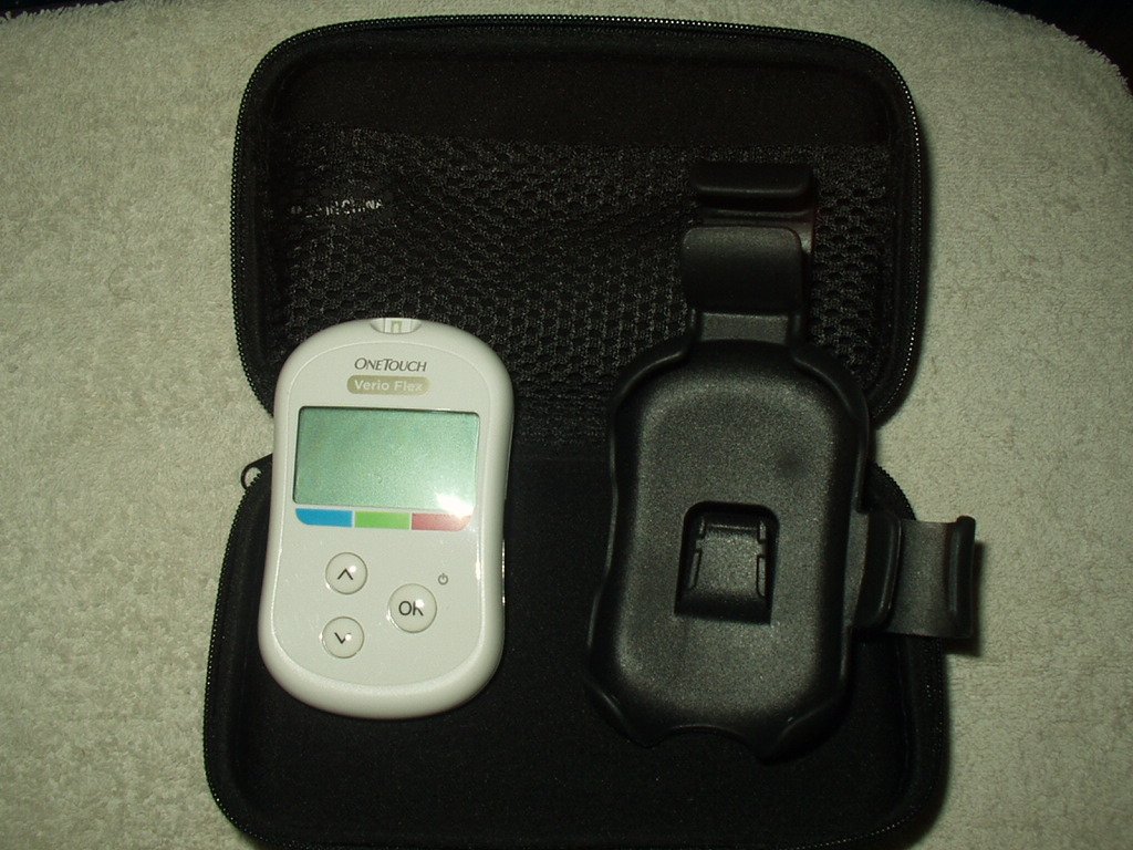 one touch verio flex glucose meter, holder & case