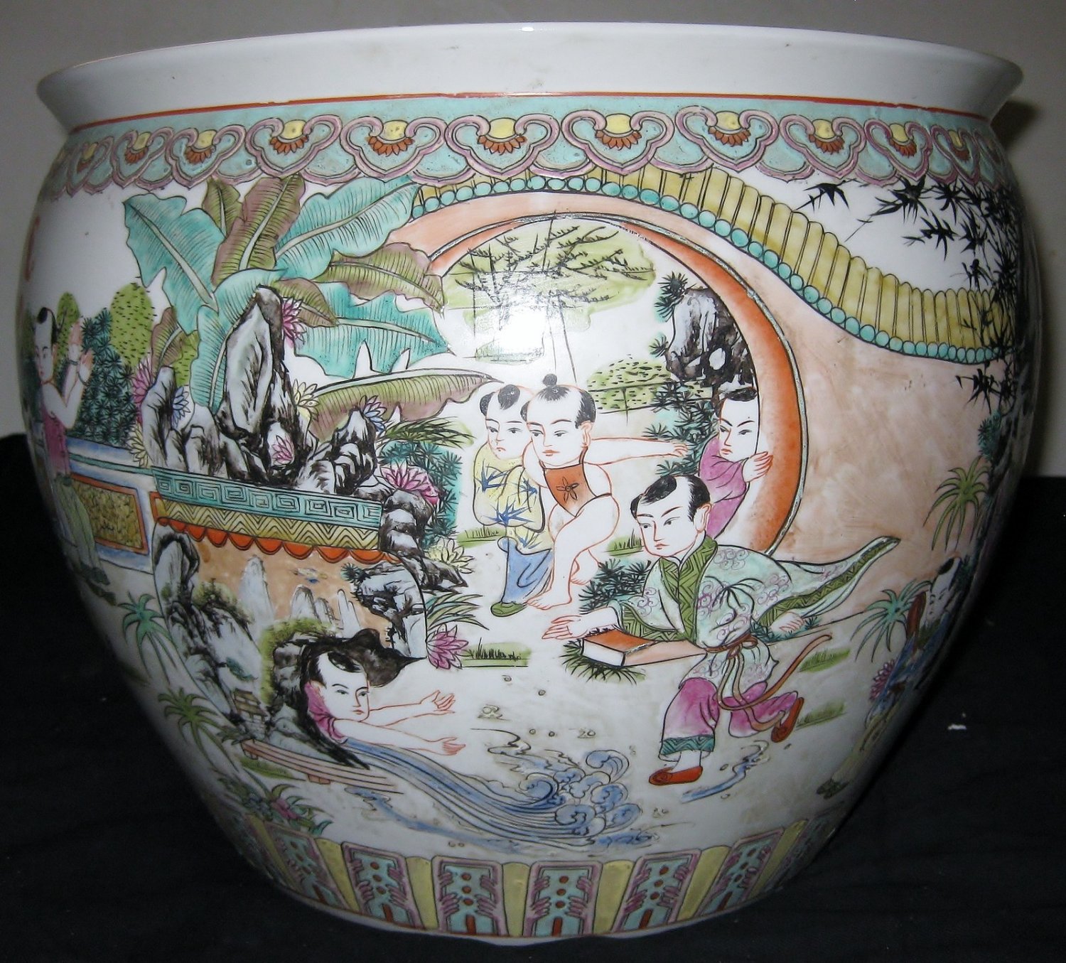 ANTIQUE HUGE CHINESE PORCELAIN FISH BOWL