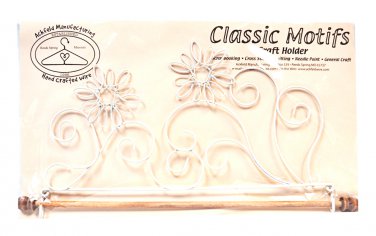 Classic Motifs Daisies 12 Inch Fabric Holder With Dowel