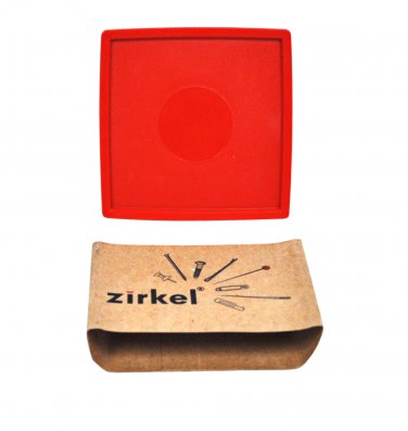Zirkel Magnetic Pin Cushion Red