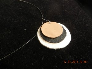 Circle leather necklace