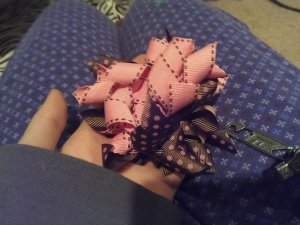 curly top korker bow