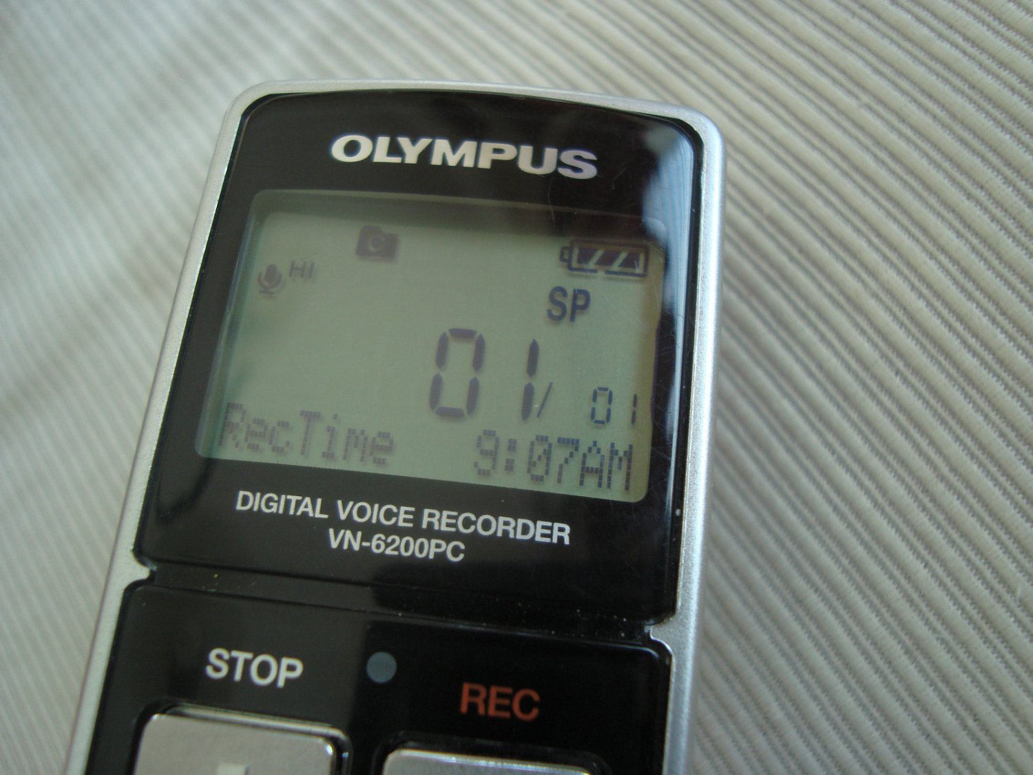 OLYMPUS VN6200PC DIGITAL VOICE RECORDER BLACK & SILVER
