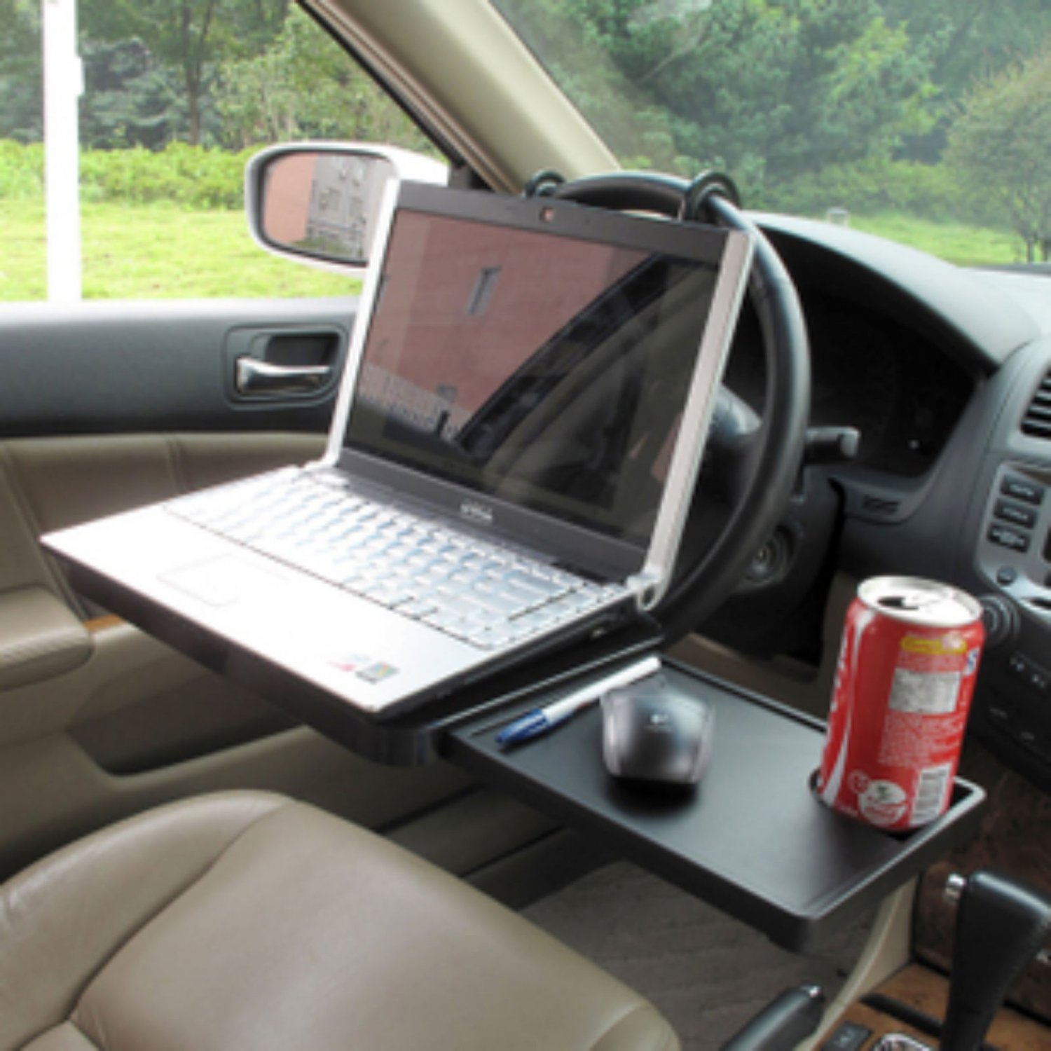 Столик для ноутбука в автомобиль