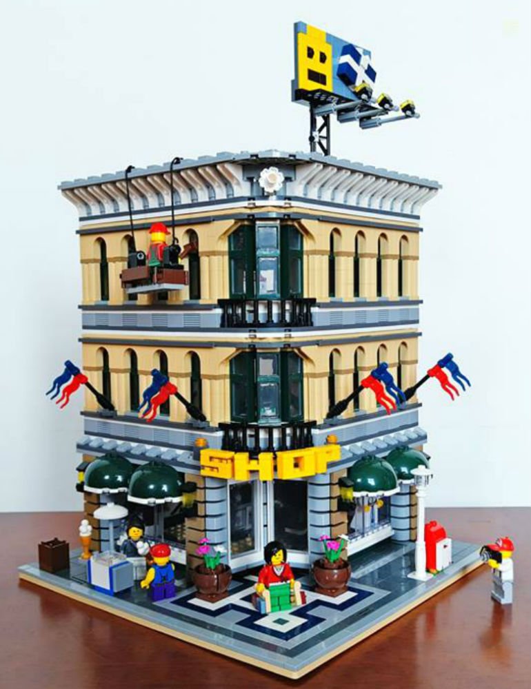 GRAND EMPORIUM Modular Building CITY BUILDER LEPIN TOY 2232 pcs Set