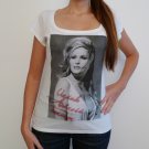 Ursula Andress 2: celebrity t-shirt 7015241