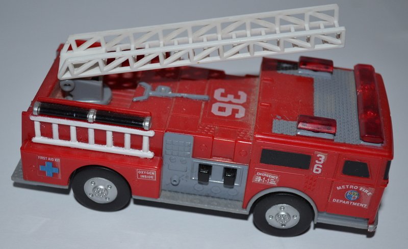 Firetruck Funrise, Inc. 1993 Made In China.