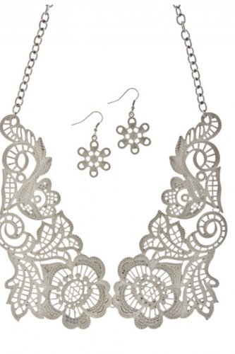 Metal Lace Necklace Set