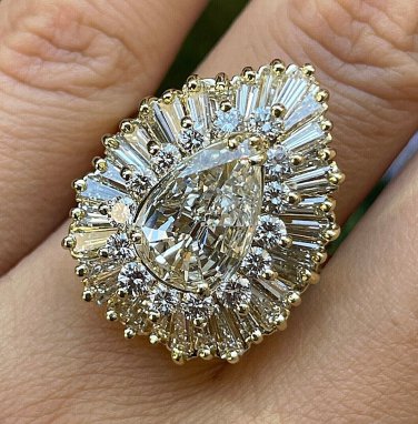 BALLERINA GIA 4.21ct Pear Shape Diamond Cocktail 18K Gold Vintage Ring