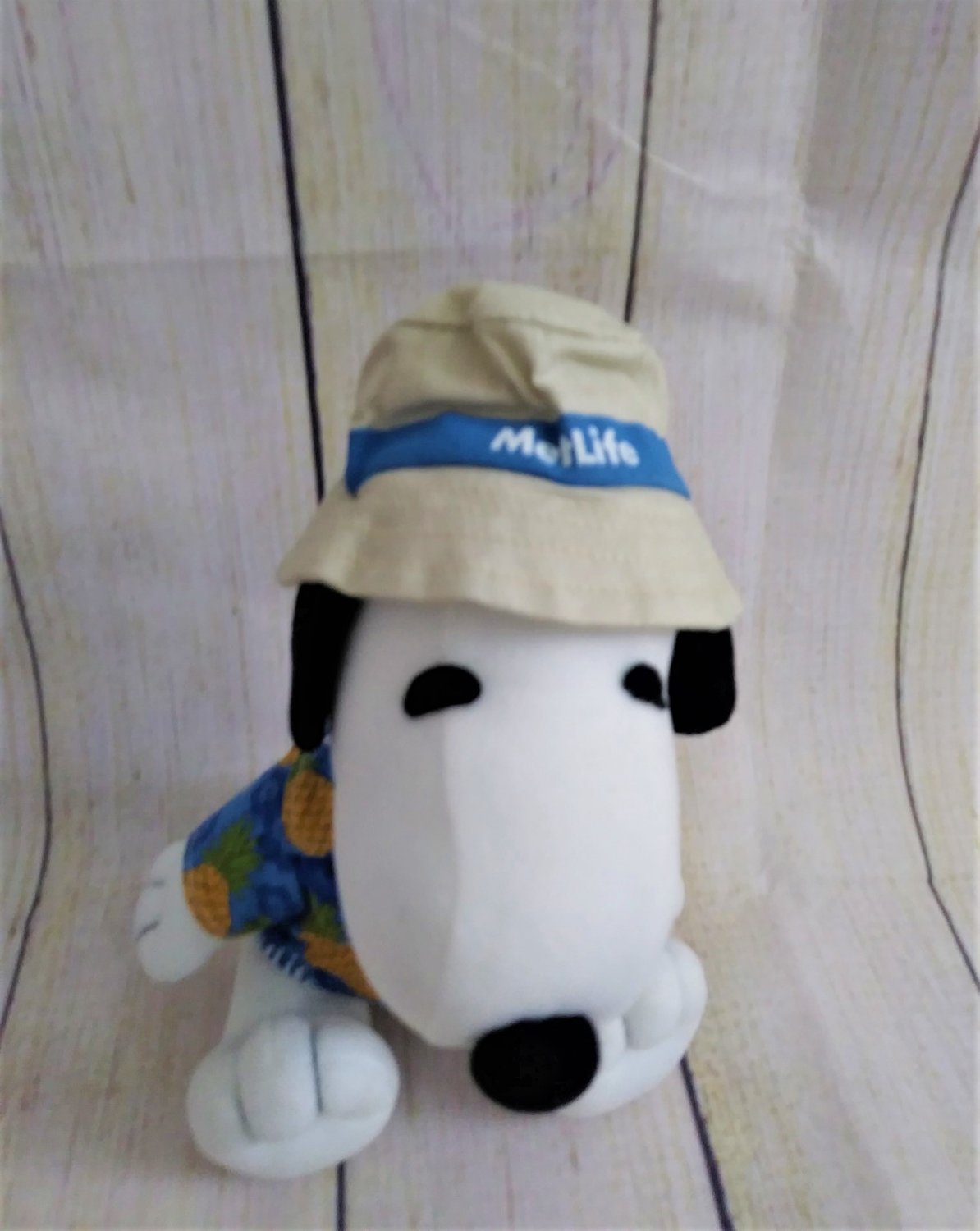 metlife snoopy stuffed animal
