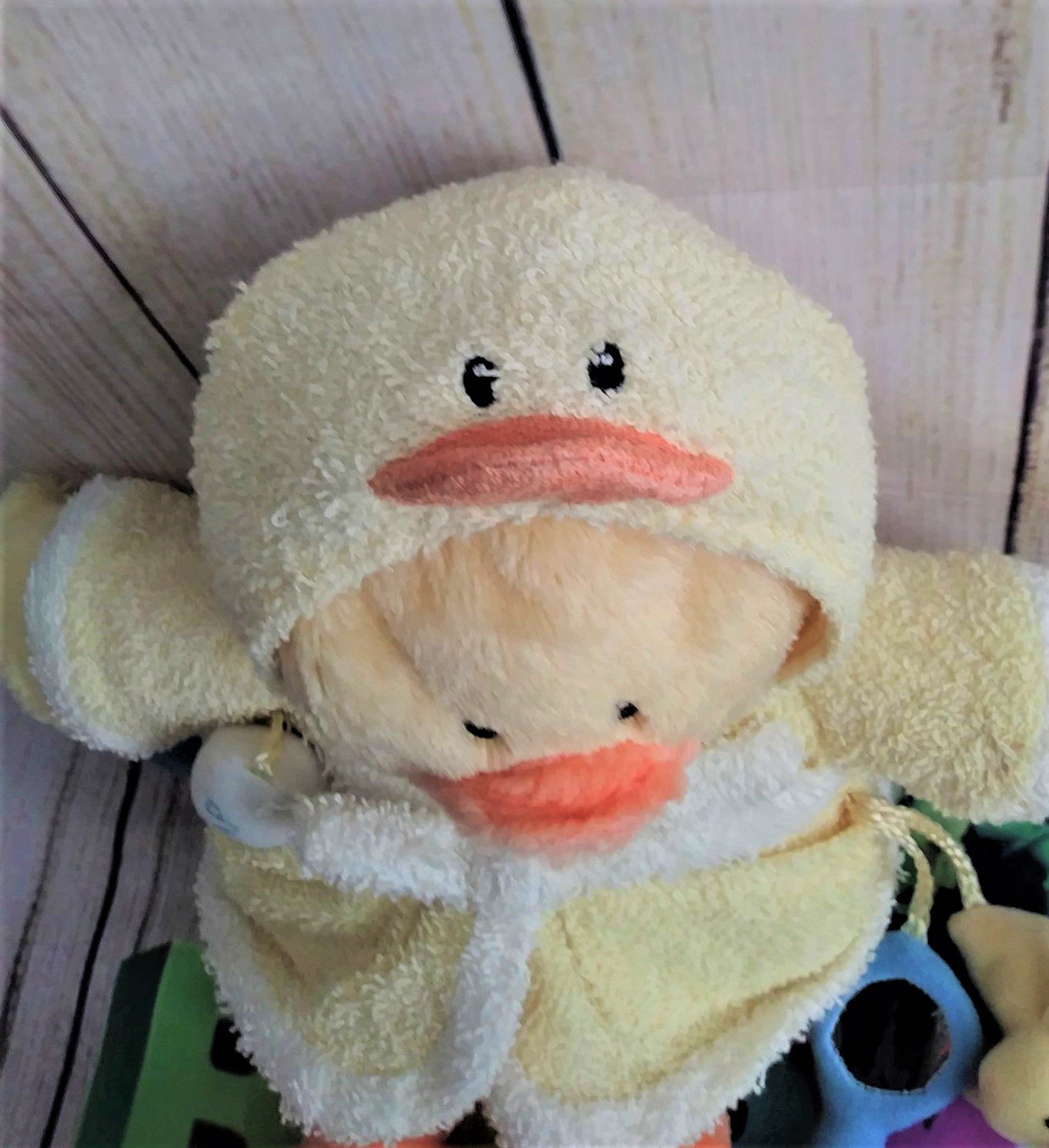 Baby GUND Yellow Duck Quack Ups Bath Robe Squeak Rattle SET