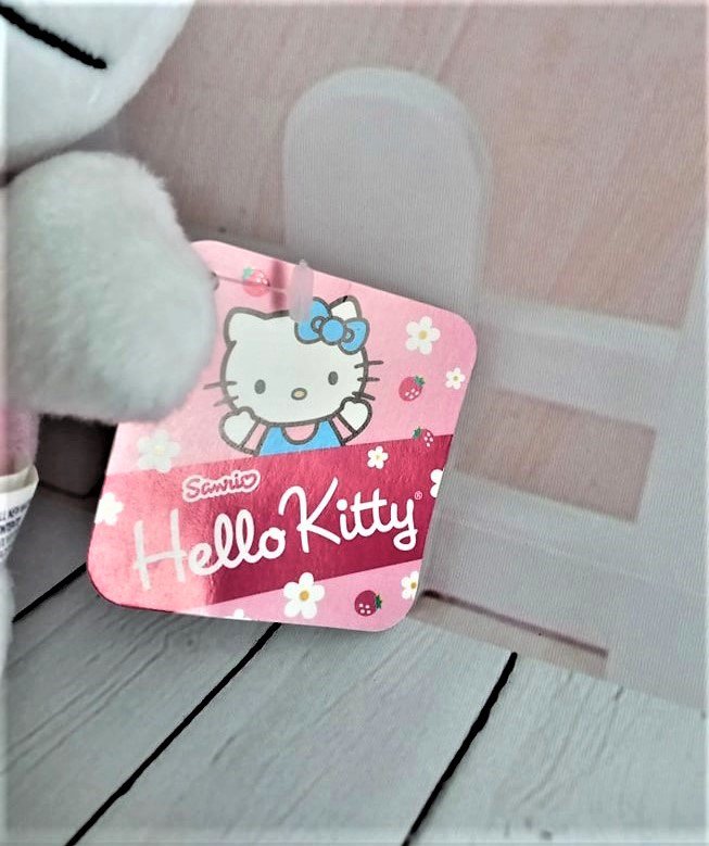 nakajima hello kitty