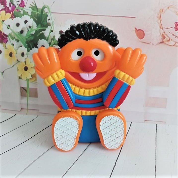 Vintage Sesame Street by ILLCO Peek A Boo Ernie Musical Toy