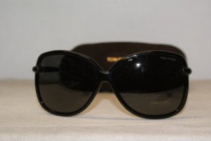 New Tom Ford Shiny Black Sunglasses: Mod. TF 165 0165 (01A) 61-13 & Case