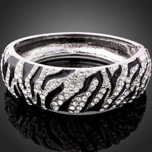 Swarovski Element Crystal Bangle 18k Wgp Beautiful Piece