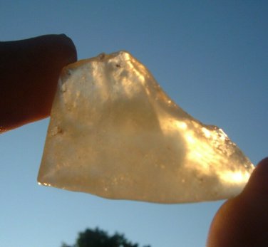 Libyan Desert Glass Meteorite Tektite impact specimen( 75 crt) dimples Real Gem