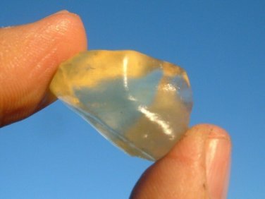 Libyan Desert Glass Meteorite Tektite impact specimen( 40 crt) dimples Real Gem