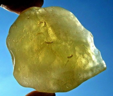 Libyan Desert Glass Meteorite Tektite impact Cintamani( 405 crt)Half Green White