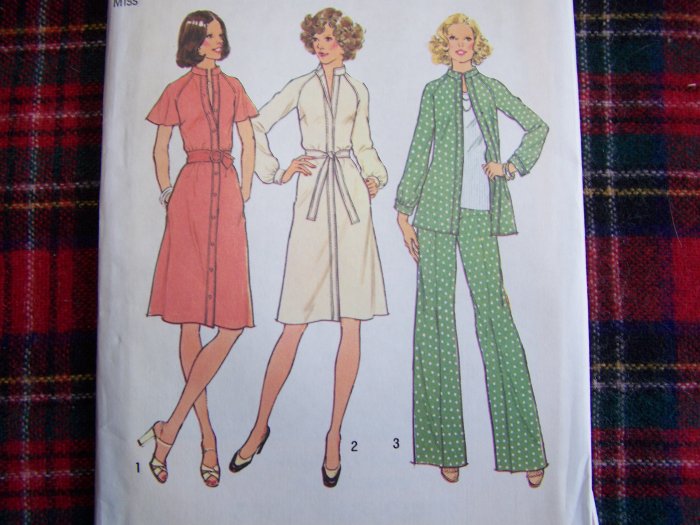 1970s Vintage Sewing Pattern 7092 Dress Flared Sleeve A Line Top Pants Sz 10