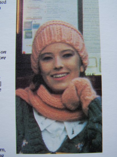 USA 1 Cent S&H Vintage KNitting Patterns Hat Scarf Mittens Set Adult Sizes