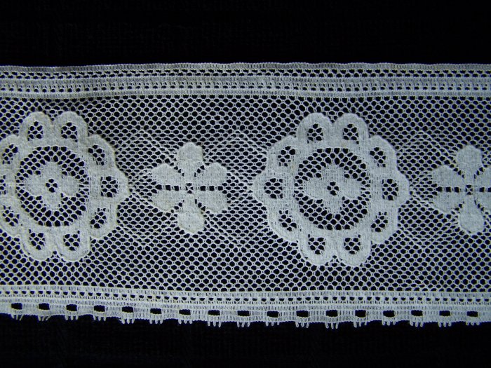 Vintage Flat Lace Floral Off White Cream Ecru Eyelet Flowers