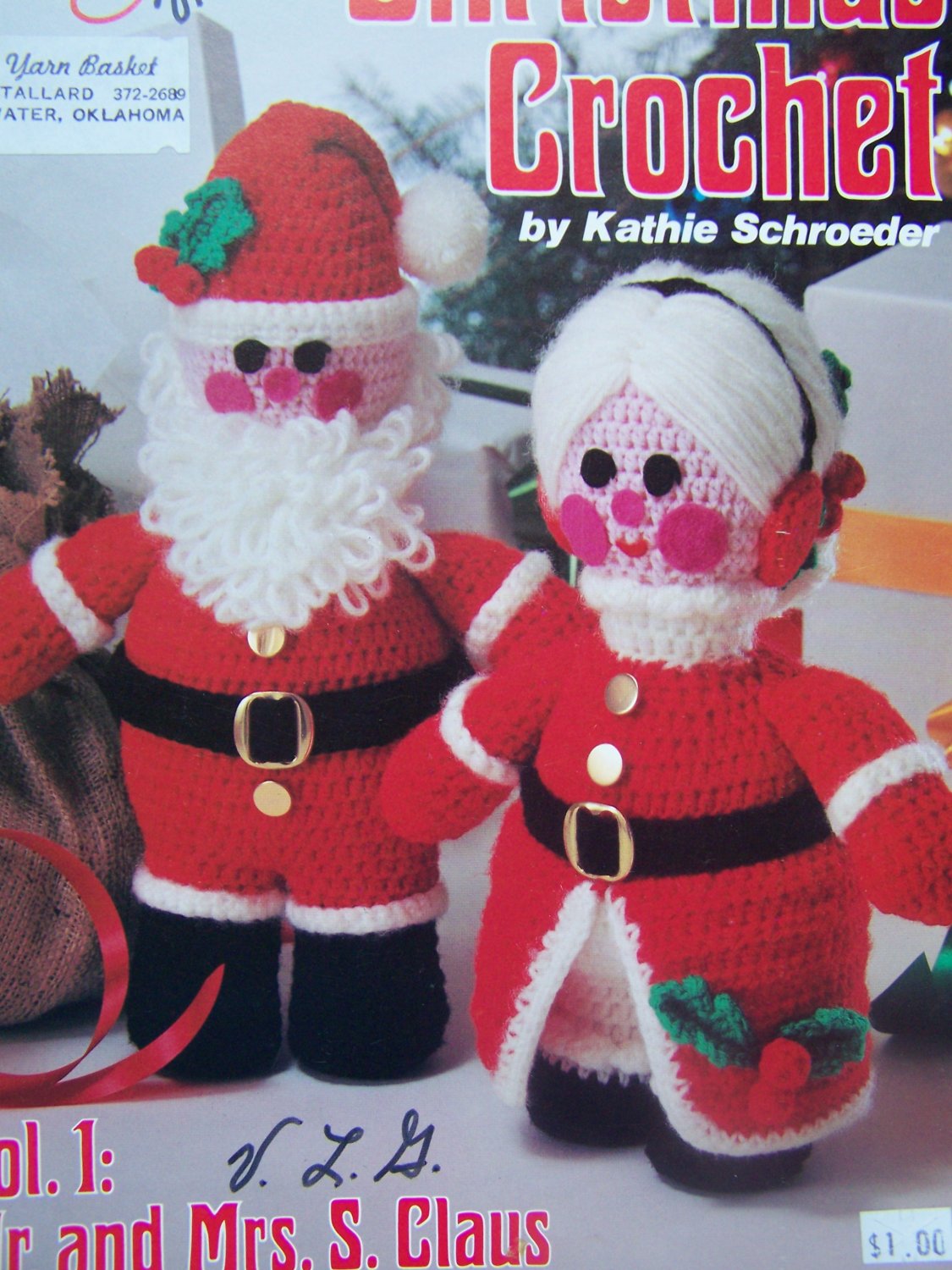 USA Free S&H Vintage 1970's Santa & Mrs Claus Crochet