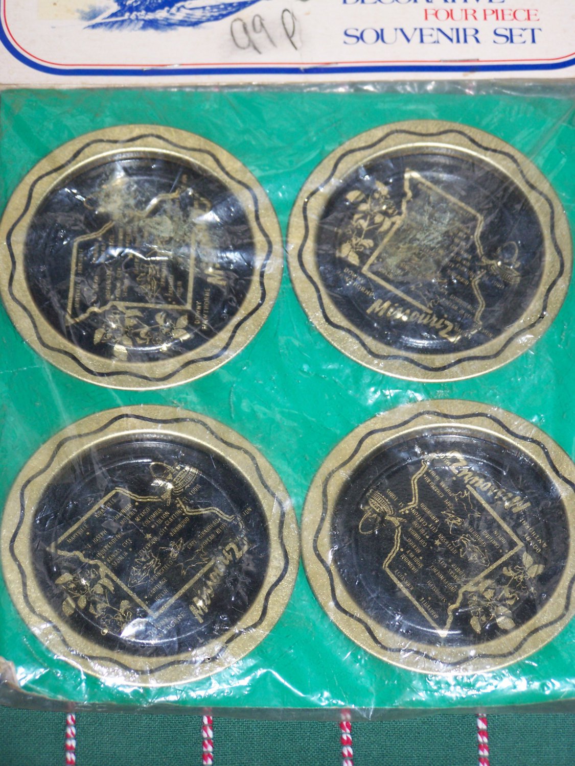 New 4 Vintage State of Missouri Metal Coasters Decorative Souvenir Set