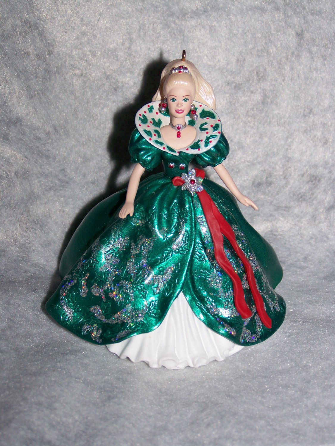 New Hallmark Barbie Collector Series Keepsake Christmas Ornament 1995