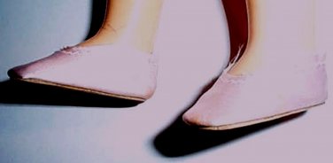 MADAME ALEXANDER PINK  SATIN  SLIPONS-Mint-FIT TONI NEW