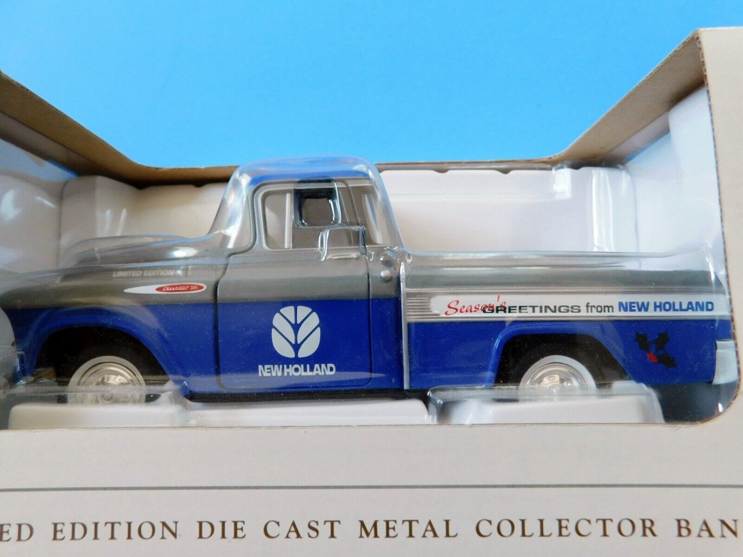 New Holland 1957 CHEVY CAMEO PICKUP TRUCK DieCast SpecCast 1/25 Bank