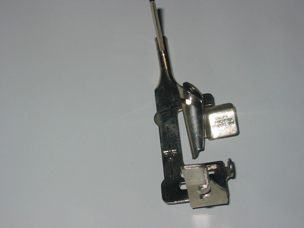 Singer Sewing Machine 81200 Binder Foot with Tape Pins Attachment
