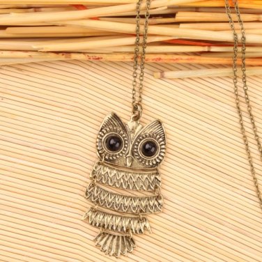 Pretty Metal Alloy Owl Design Pendant Necklace Sweater Chain Bronzer