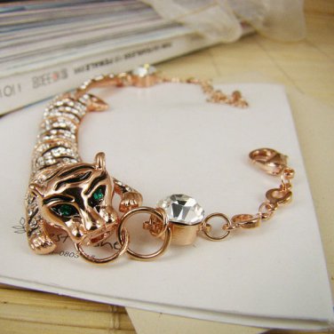 Unique Leopard Style Women's Bracelet Golden