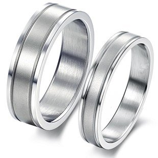 Set of Stainless Steel Simple Plain Design Couple Wedding Rings Band