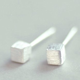 Back to Basic - Simple Square Cube Earrings Stud in Sterling Silver