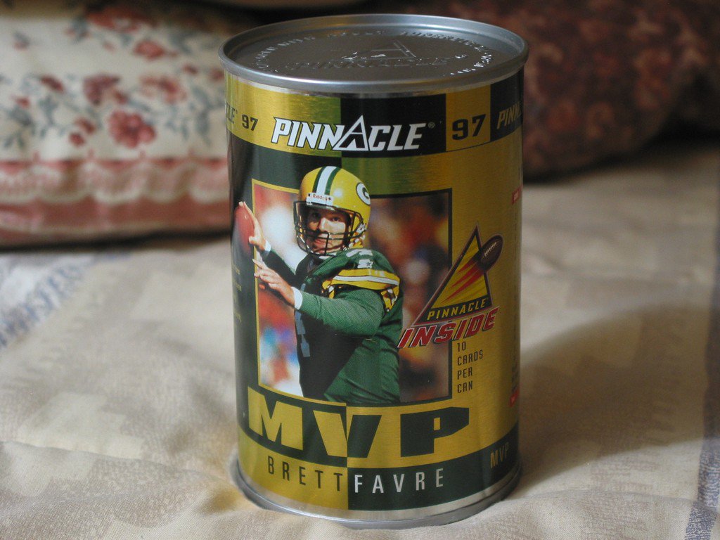 PINNACLE 1997 Football Card Can Brett Favre MVP Sports