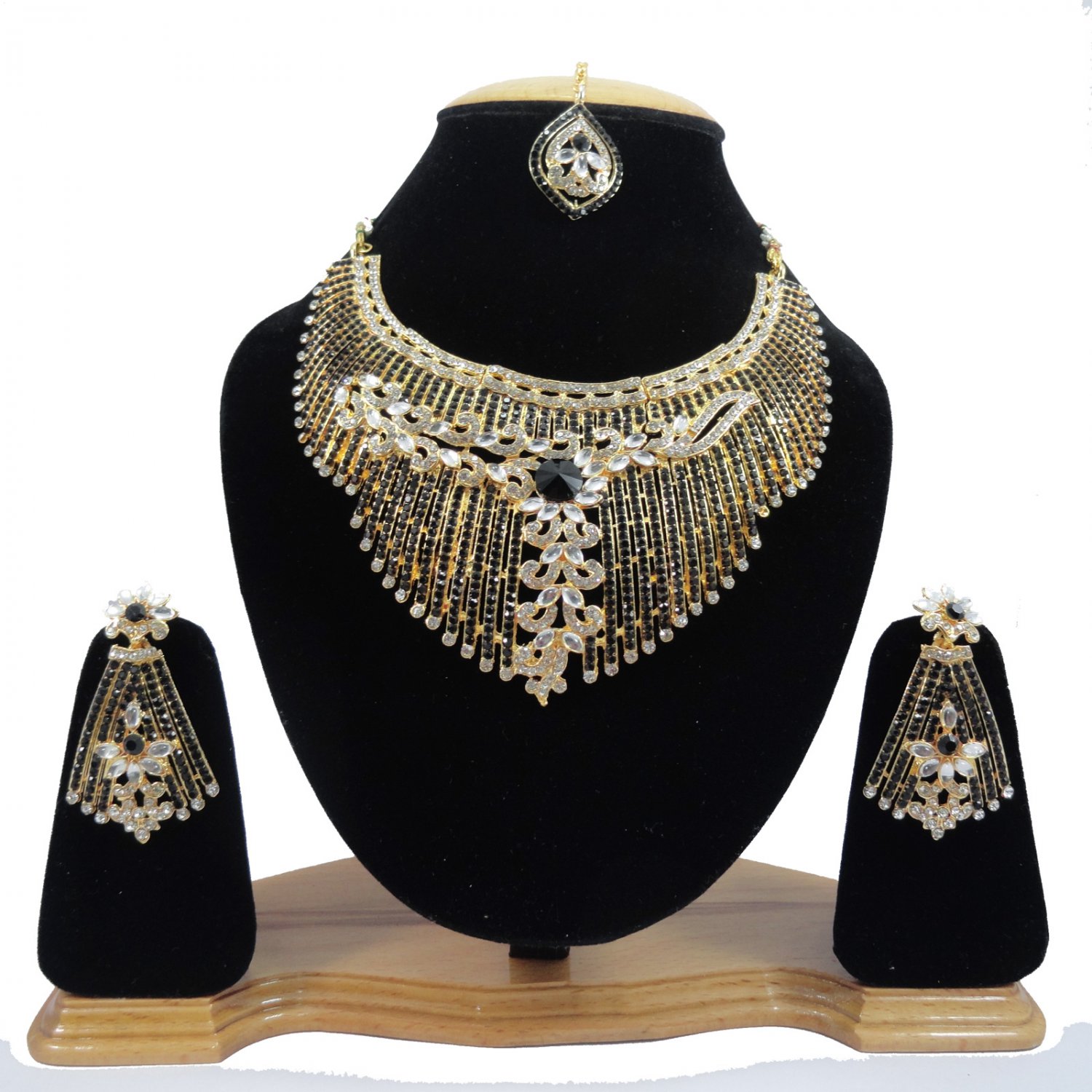 American Diamond Inspired Jewelry Attractive Princess Necklace Earrings and Mangtika SetBlack
