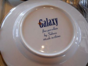 Galaxy 40 pieces Dinner By Sakuru 14k Gold Set Blue White -