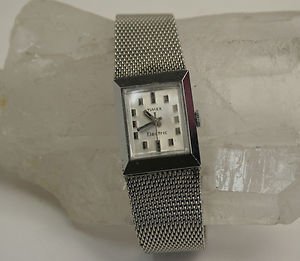 Vintage ladies 2024 timex electric watch