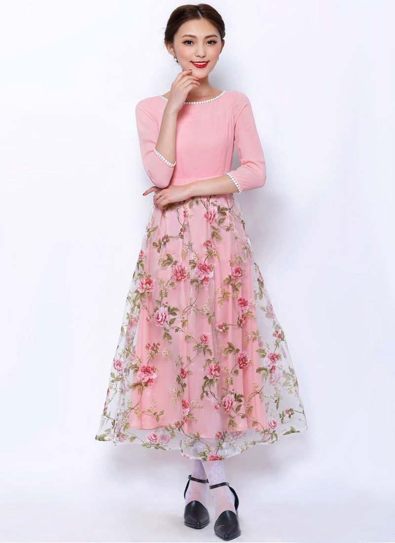 Floral Printed Pink Maxi Dress with White Lace Details RM299