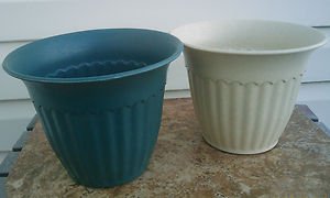 Qty 4 Medium  Round Flower Pot  Planter Qty 2  7 1/2" in size  Green & White