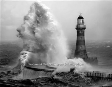 OCEAN LIGHTHOUSE STORM HUGE WAVES NOSTALGIC NAUTICAL WALL ART PICTURE PHOTO