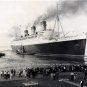 PHOTO QUEEN MARY CRUISE SHIP OCEAN LINER TUG BOATS SCOTLAND WORLD WAR TWO
