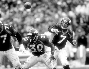 JOHN ELWAY DENVER BRONCOS NFL FOOTBALL QUARTERBACK PHOTO
