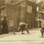 NEWSPAPER BOYS GAMBLING  1910  ST LOUIS PHOTO WONDERFUL CLASSIC ROLLING DICE